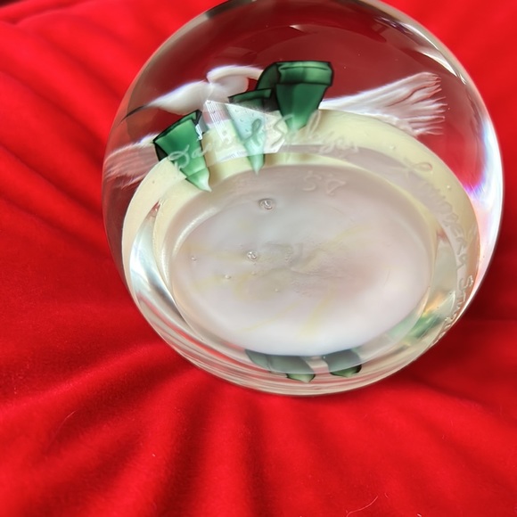 Lundberg Studios paperweight - Picture 9 of 13